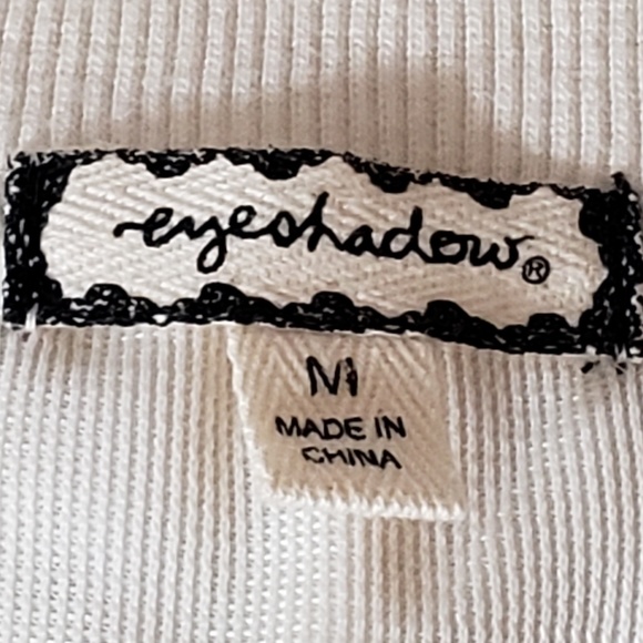 Eyeshadow Textured Chevron V-neck - Picture 8 of 8